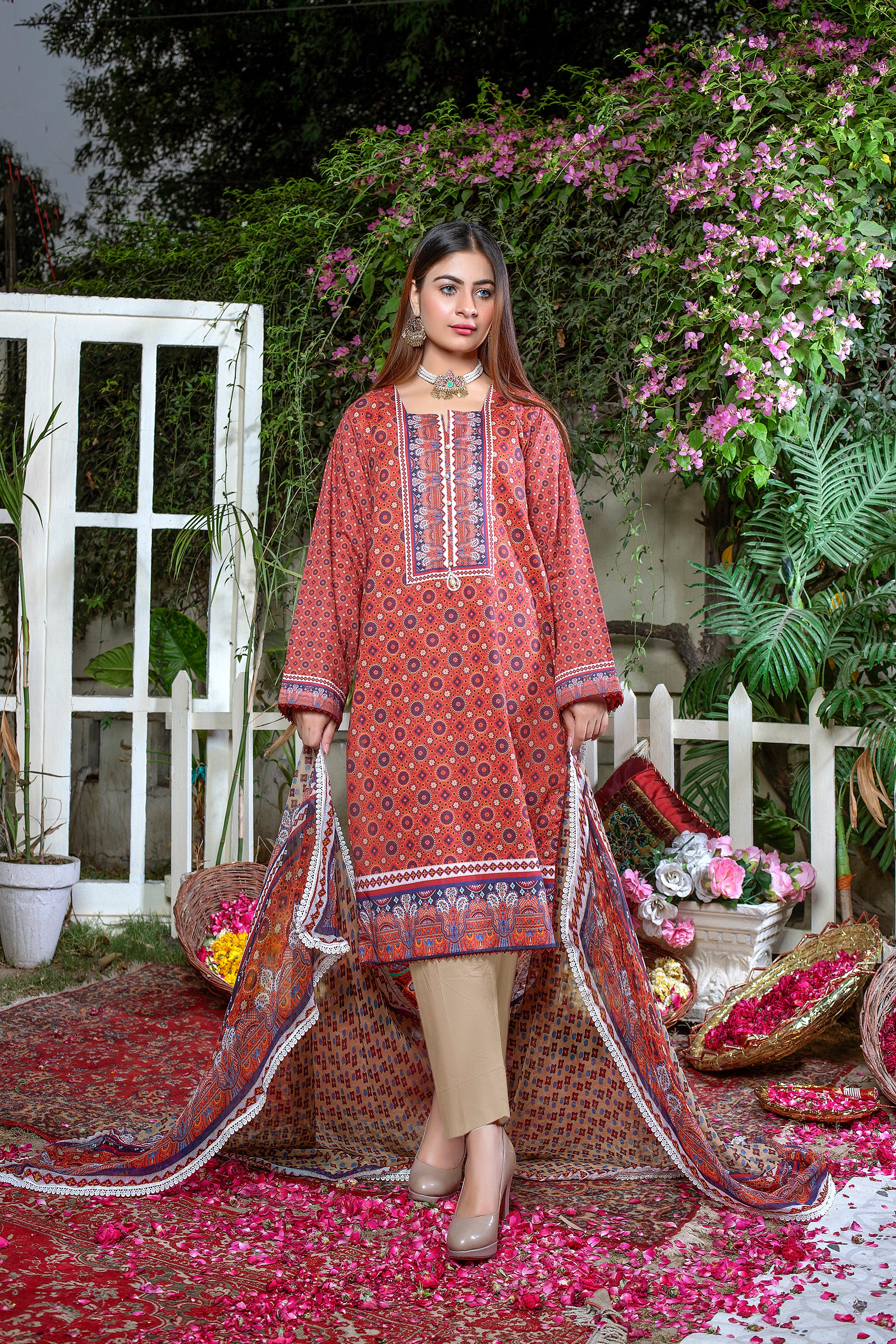 Unstitched Digital Printed 2Pc Suite With Chiffon Dupatta